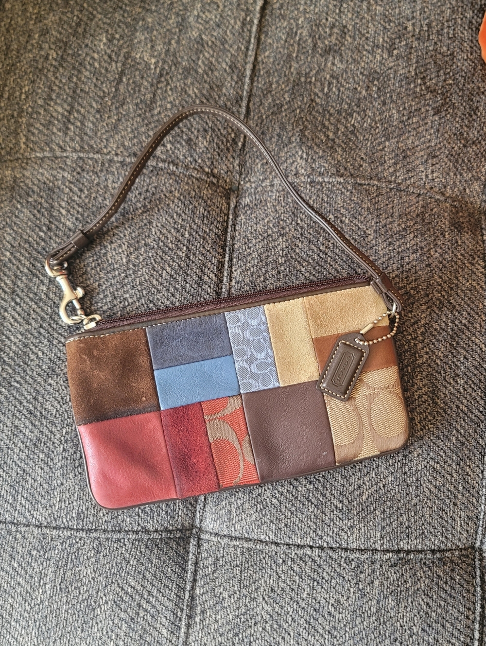 Coach Vintage Holiday Patchwork Wristlet - Picture 10 of 10
